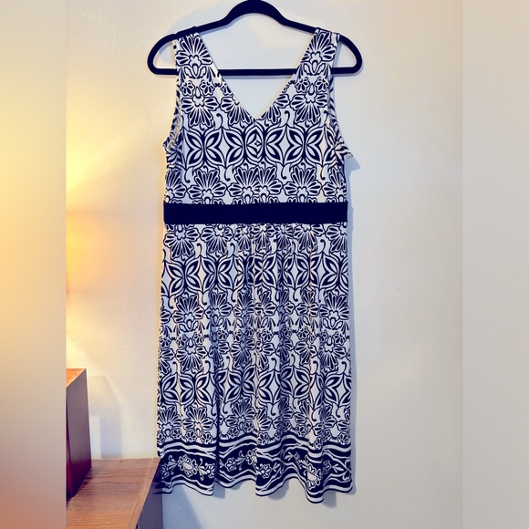 Apt. 9 sleeveless dress with empire waist. Sz L - Picture 2 of 7